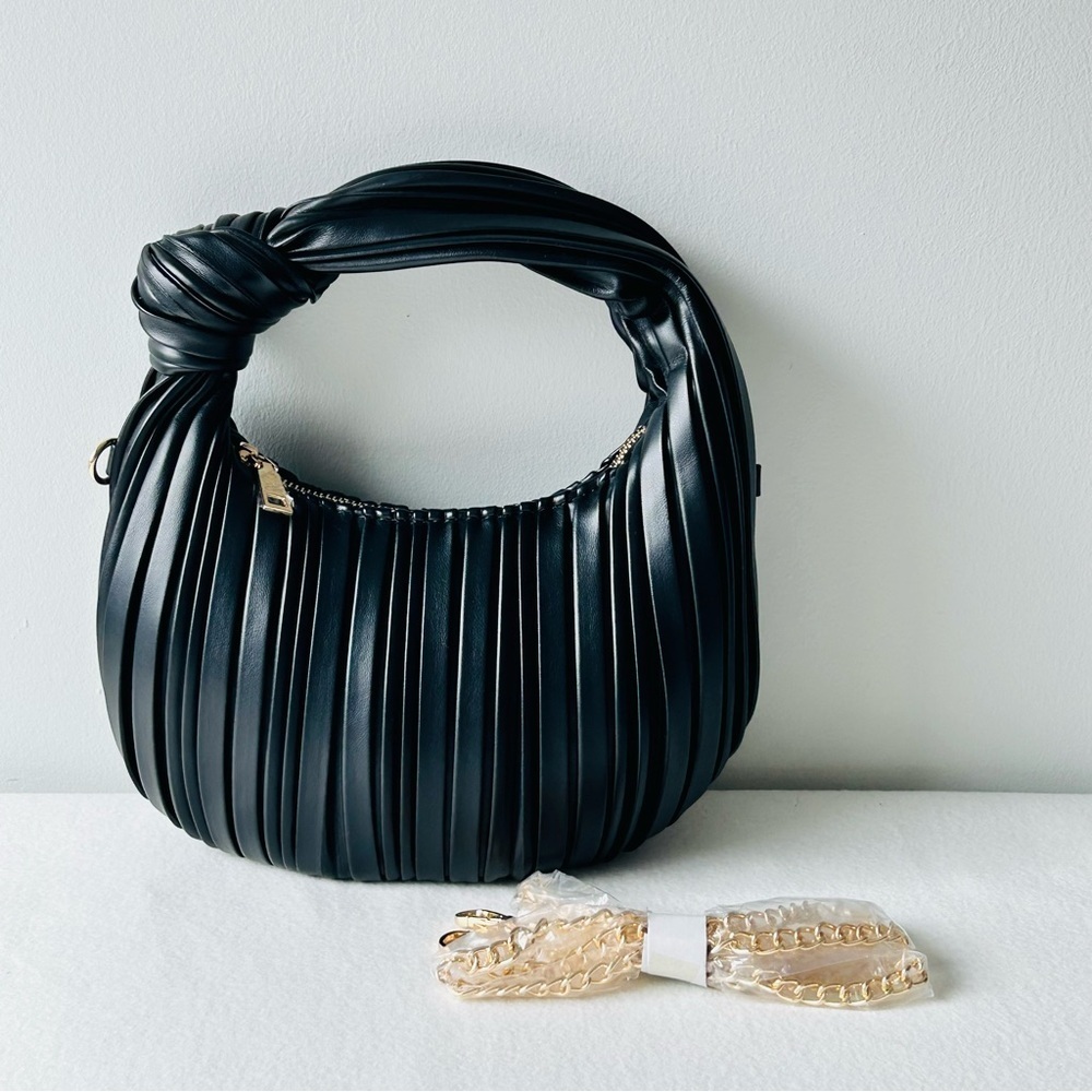 Urban Expressions Fawna Pleated black bag